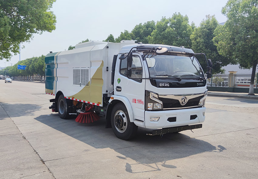 在瀝青路面多功能洗掃車(chē)的工作過(guò)程是怎樣的